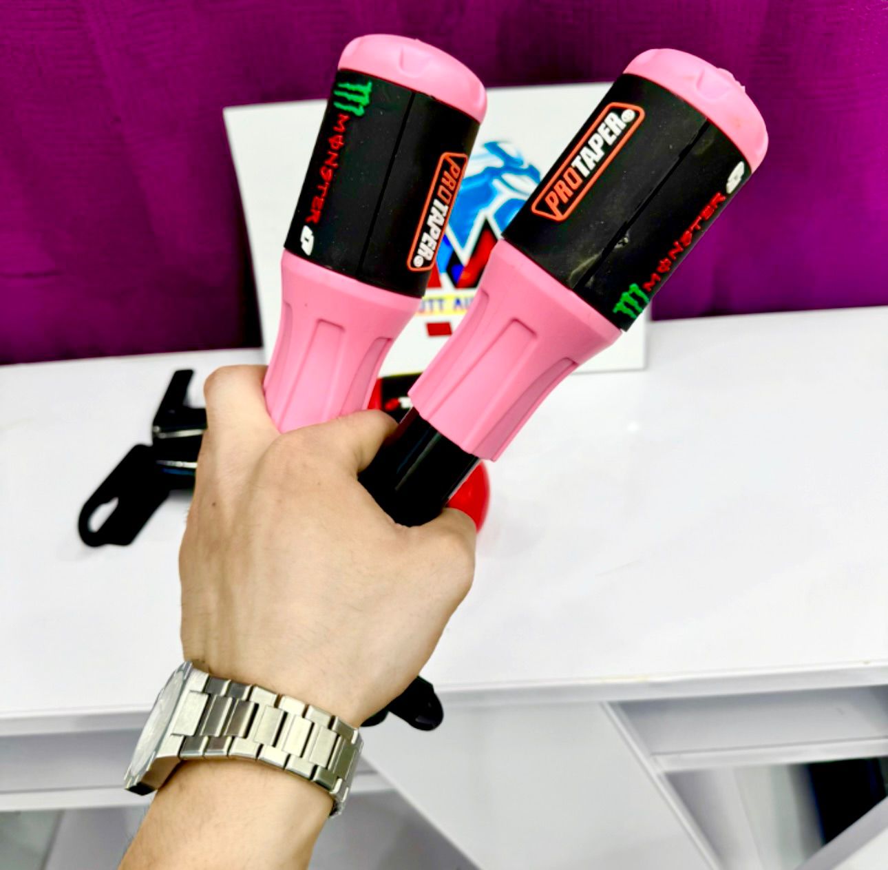 Universal Motorcycle Body Protector Slider – Frame/Leg Guard Slider for Honda Yamaha Suzuki (2 Pcs)