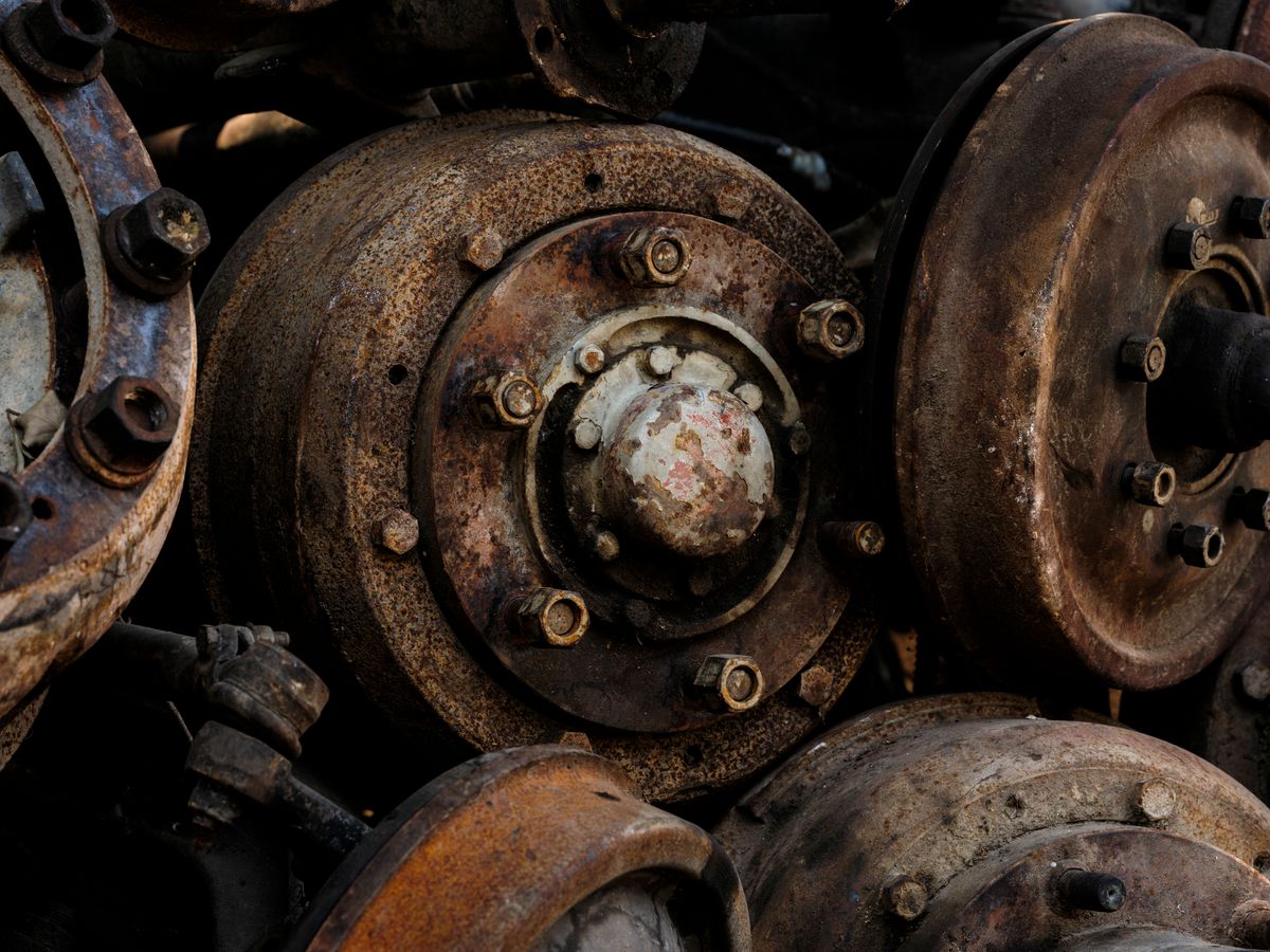 Heavy Machinery Brake and Clutch Relining: A Guide for Fleet Owners